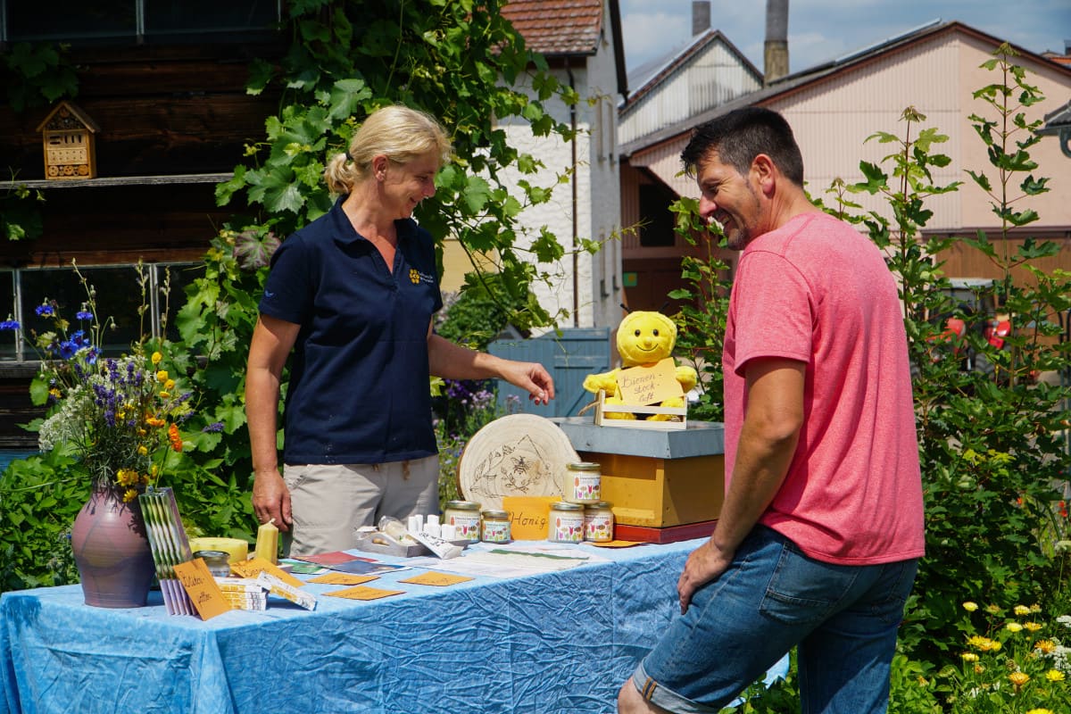 Imker Ulrike und Jochen Emmert